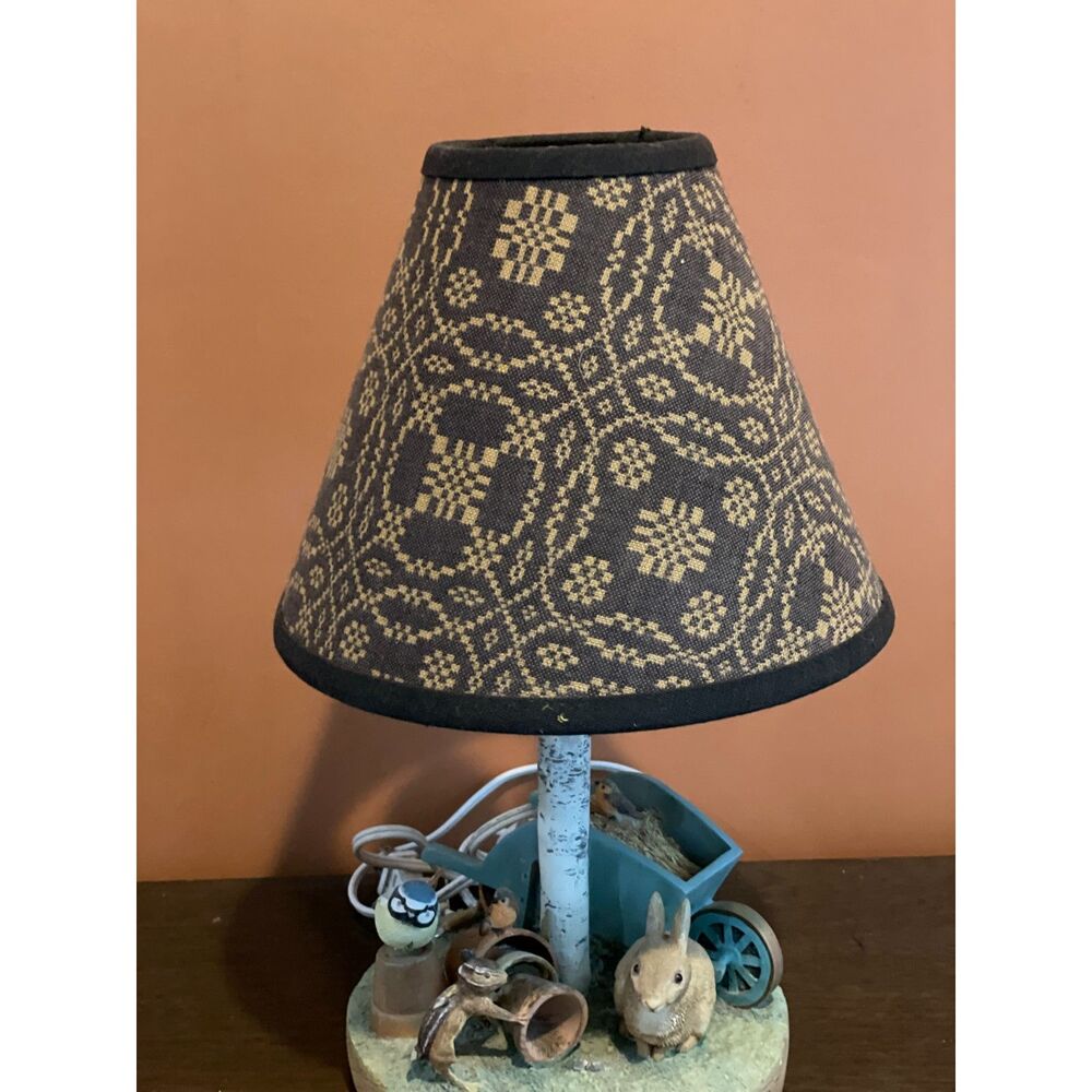 Vintage Cottagecore Bunny Garden fun Rabbit Bird Table Lamp Folk Art Shade - Picture 3 of 6